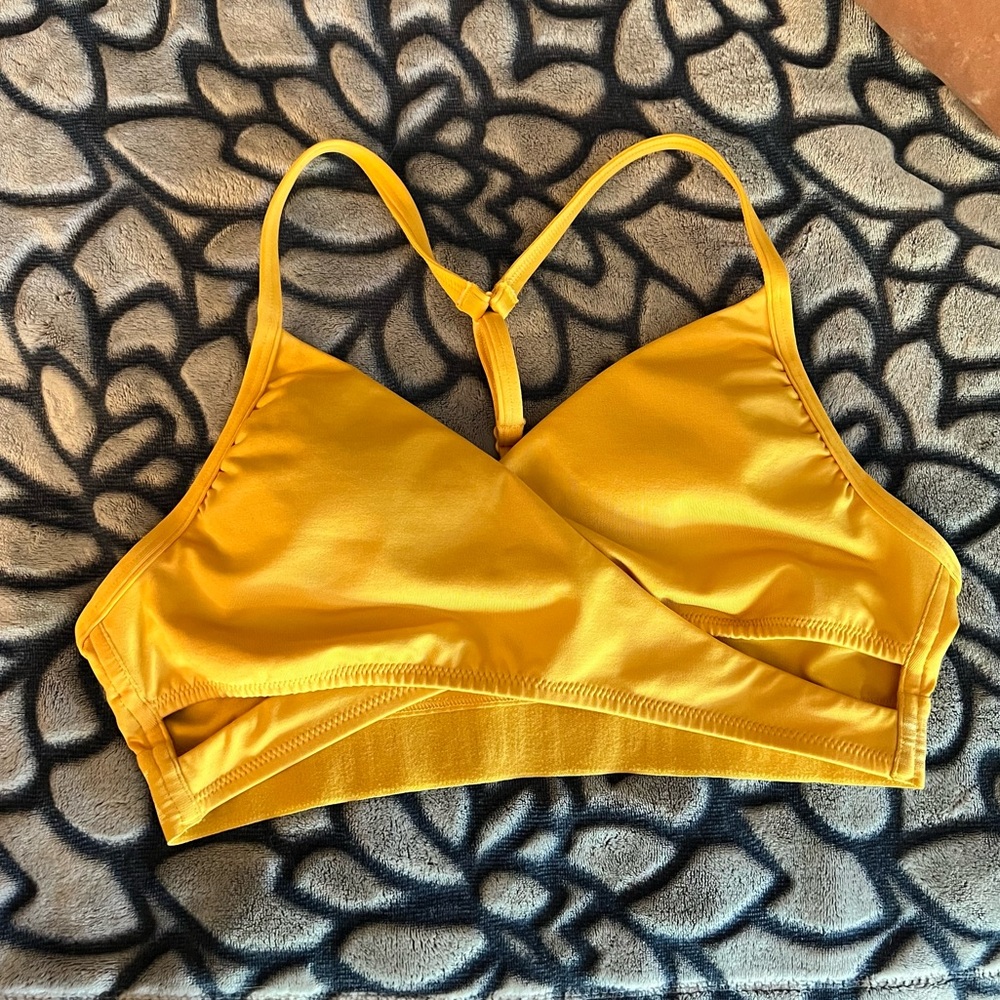 VS PINK Banana Ultimate Wrap Gym 2 Swim Sports Bra 🌿